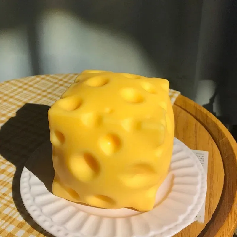 Taba Strawberry Squishy — photo 3