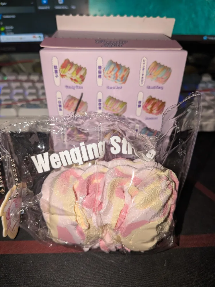 Wenqing Strong Cream Roll Love at First Sight