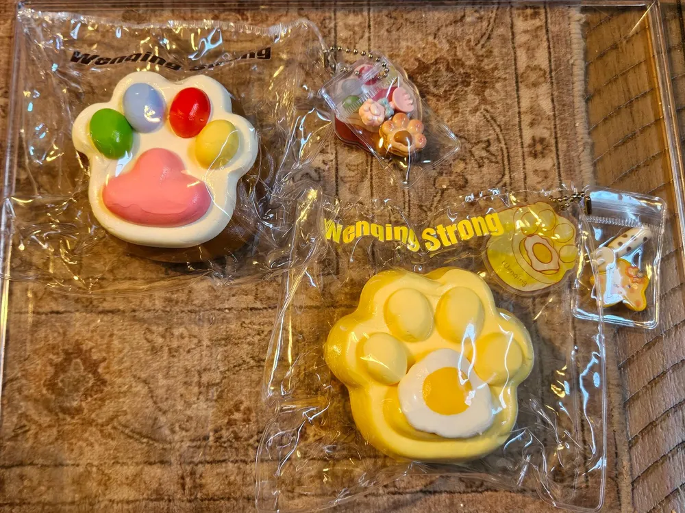Wenqing Strong Paw Party Cat Paw