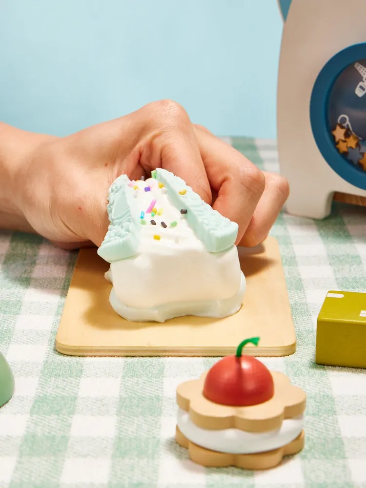 White-blue Stretchy Cookie Sandwich Taba Squishy — photo 4