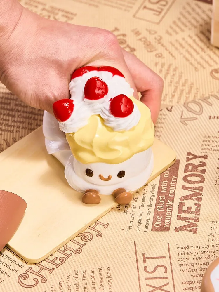 Yellow Strawberry Tart Cake Taba Squishy — photo 3