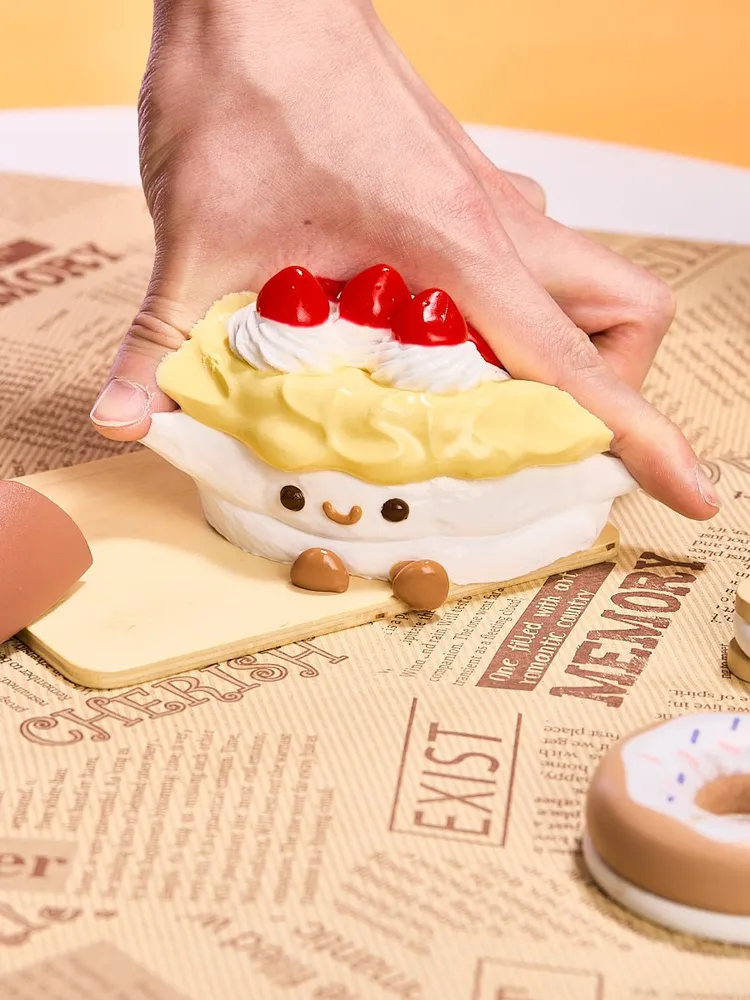 Yellow Strawberry Tart Cake Taba Squishy — photo 6